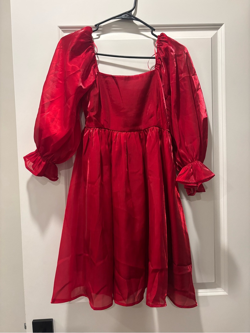entro Red Puff-Sleeve Mini Dress